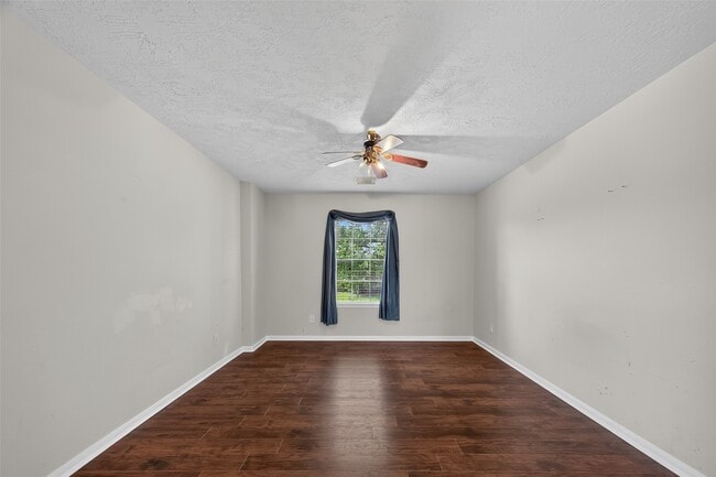 Building Photo - 602 Field Run Ct
