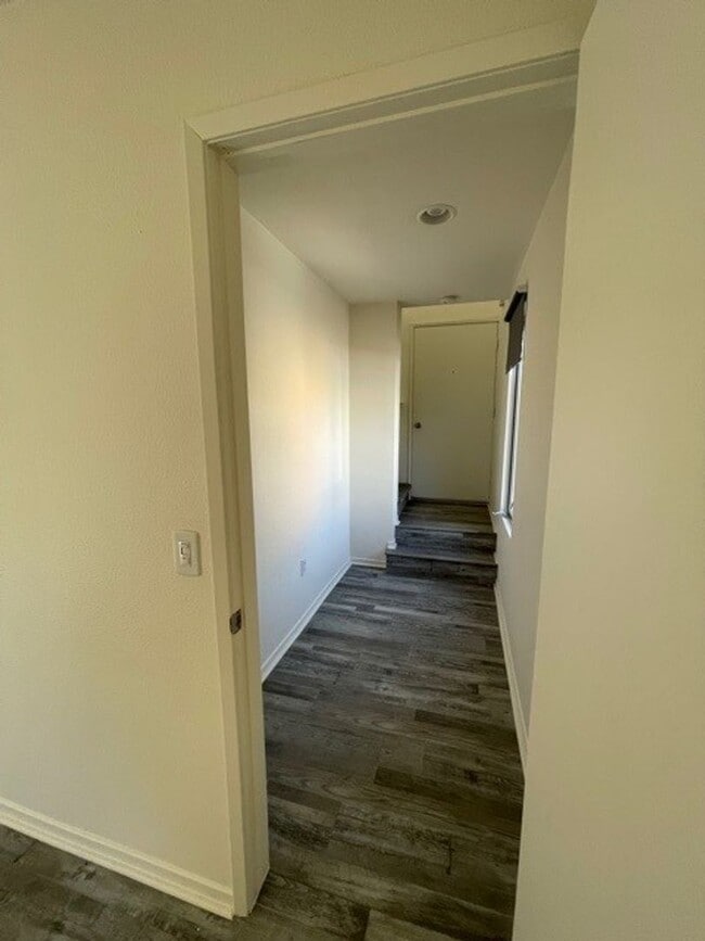 Building Photo - Urban 1 bedroom 1 bath townhome in Little Italy!
