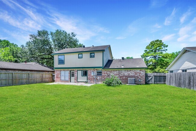 Building Photo - 23814 English Oak Dr