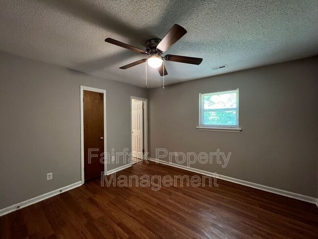 Building Photo - 1117 Pecan Pl