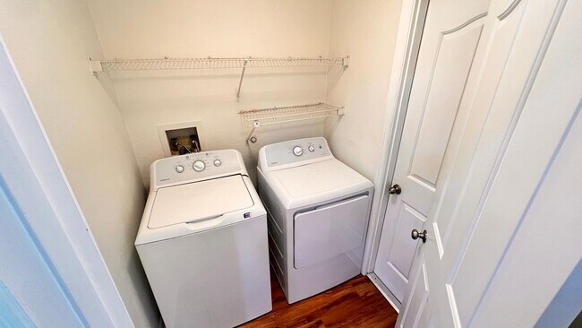 Building Photo - 23 Winding Woods Trail