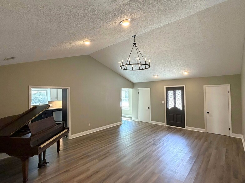 Living Room - 7242 Dogwood Terrace Dr