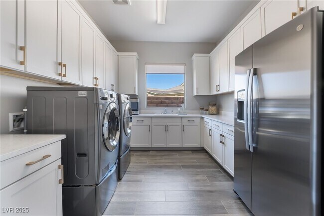 Building Photo - 3120 Greenscape Ln