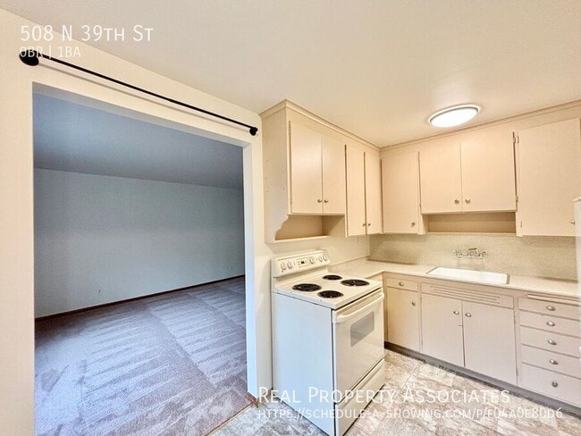 Building Photo - 508 N 39th St