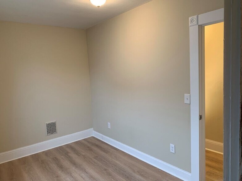 Building Photo - 308 Whittier Ave