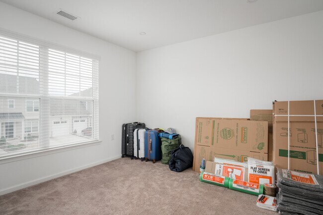 Building Photo - 2040 Canning Pl