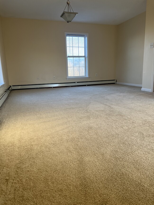 Building Photo - 9 Apple Blossom Ln