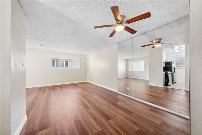 Building Photo - 4617 Palm Ave