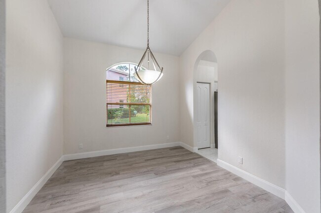Building Photo - 5761 Spanish River Rd