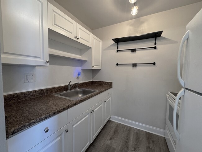 Building Photo - 24862 US Hwy 19 N