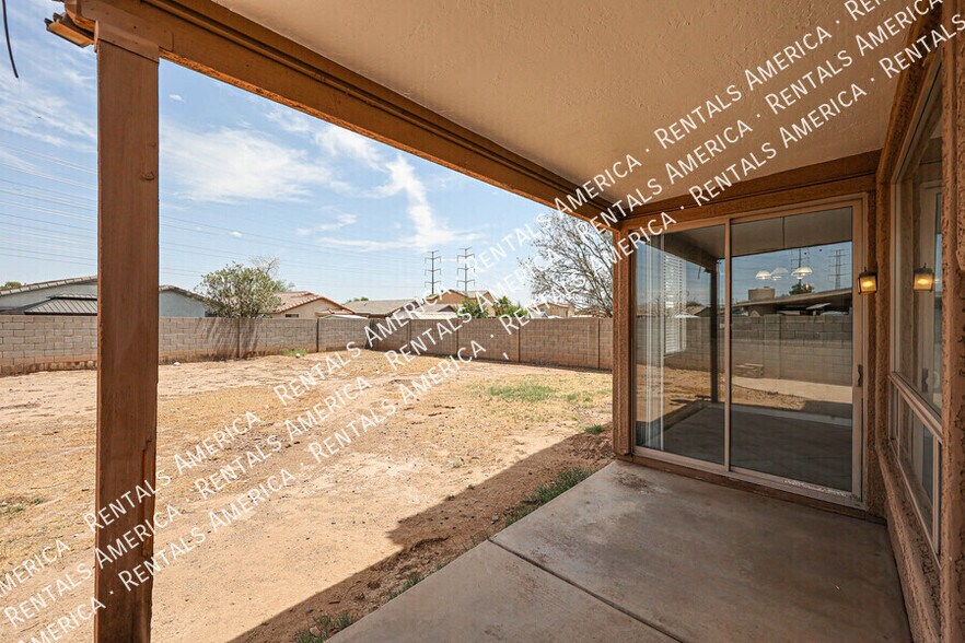 Building Photo - 3825 S 60th Dr