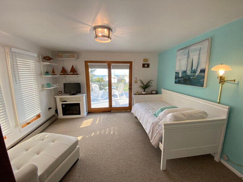 Building Photo - 930 Sound Shore Rd