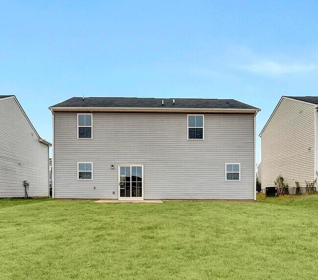 Building Photo - 8 Torrington Dr