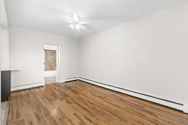 Building Photo - 320 67th St