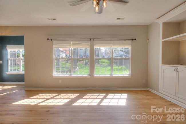 Building Photo - 8414 Bampton Dr