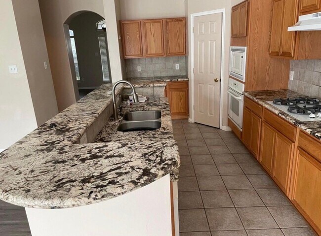 Building Photo - 15119 Wimberly Park Dr