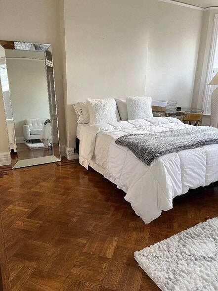 Queen sized luxury beds - 473 State St