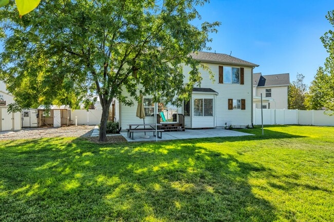 Building Photo - 6790 Greenfield Ln