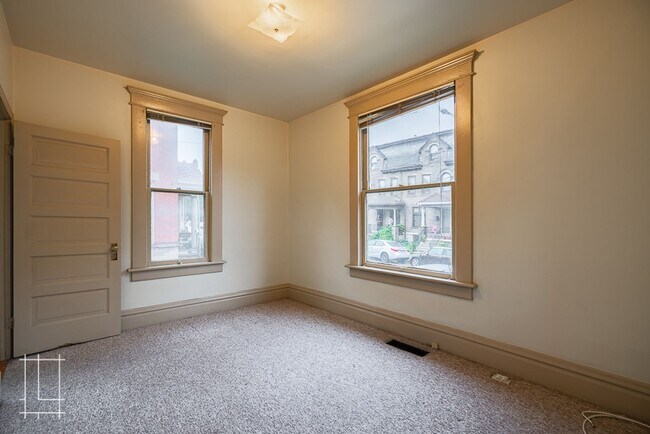 Building Photo - 836 Neil Ave