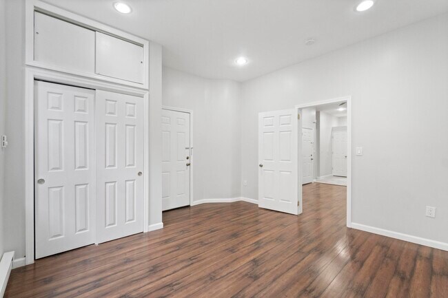 Building Photo - 916 Willow Ave