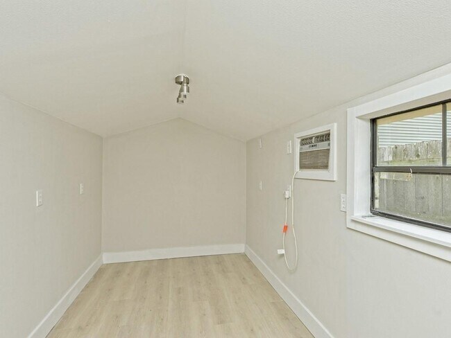Building Photo - 11502 Toledo Dr