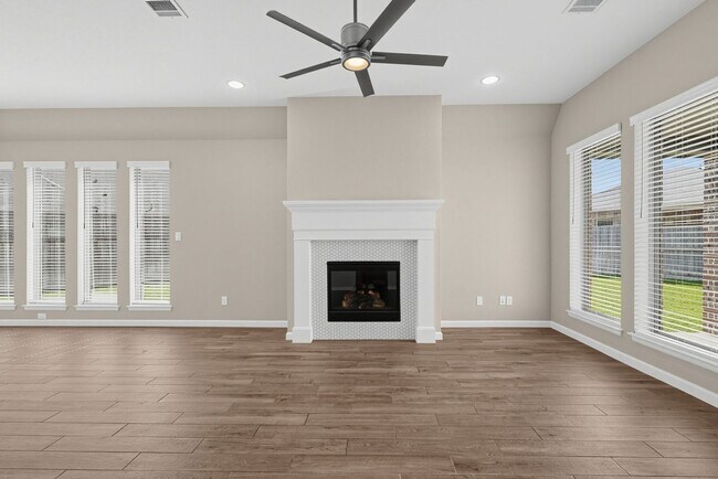 Building Photo - 5123 Morrison Dr