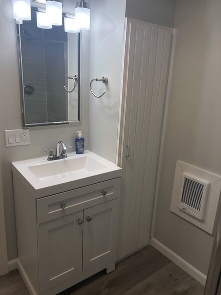 Building Photo - 108 Clinton St