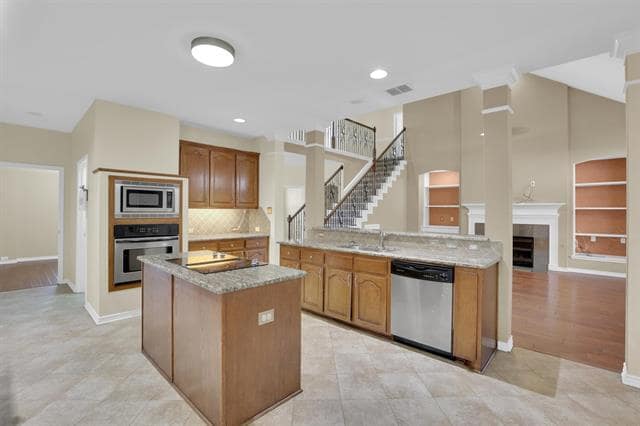 Building Photo - 1524 Endicott Dr