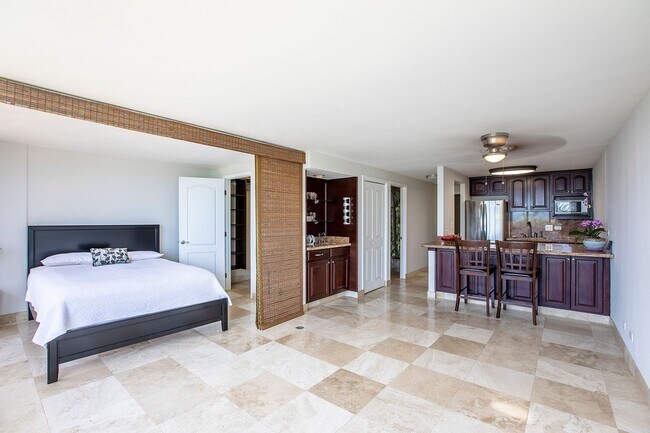 Building Photo - BEACH FRONT CONDO- Pool, spa and BBQ area
