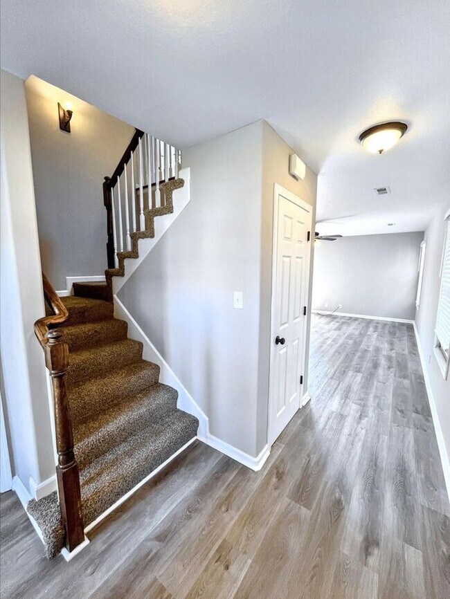 Building Photo - Beautiful 3-Bedroom Home with Modern Comfo...