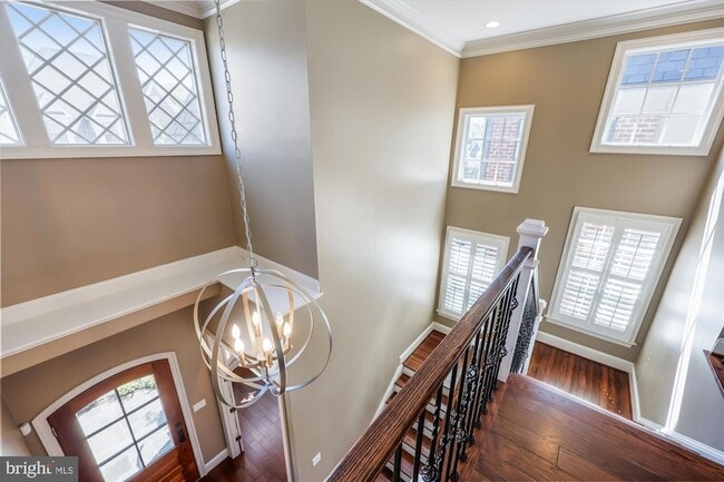 Building Photo - 448 Salk Cir