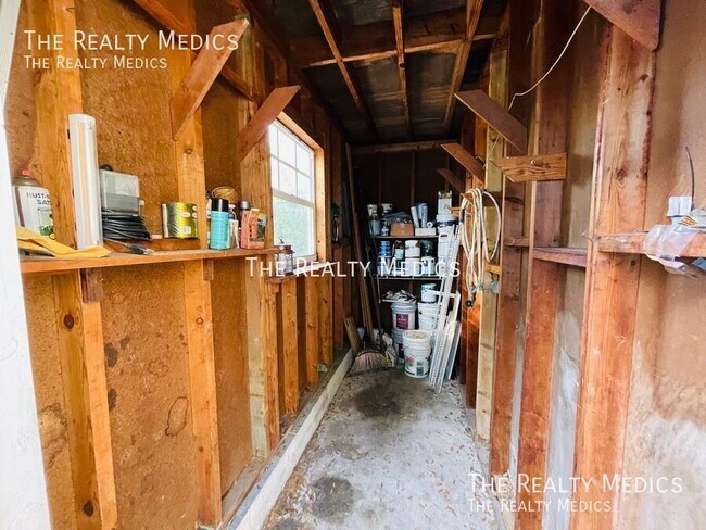 Building Photo - 1332 W Princeton St