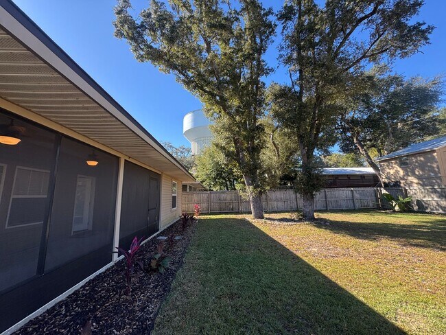 Building Photo - $500 OFF in NOVEMBER: Move-In Special!