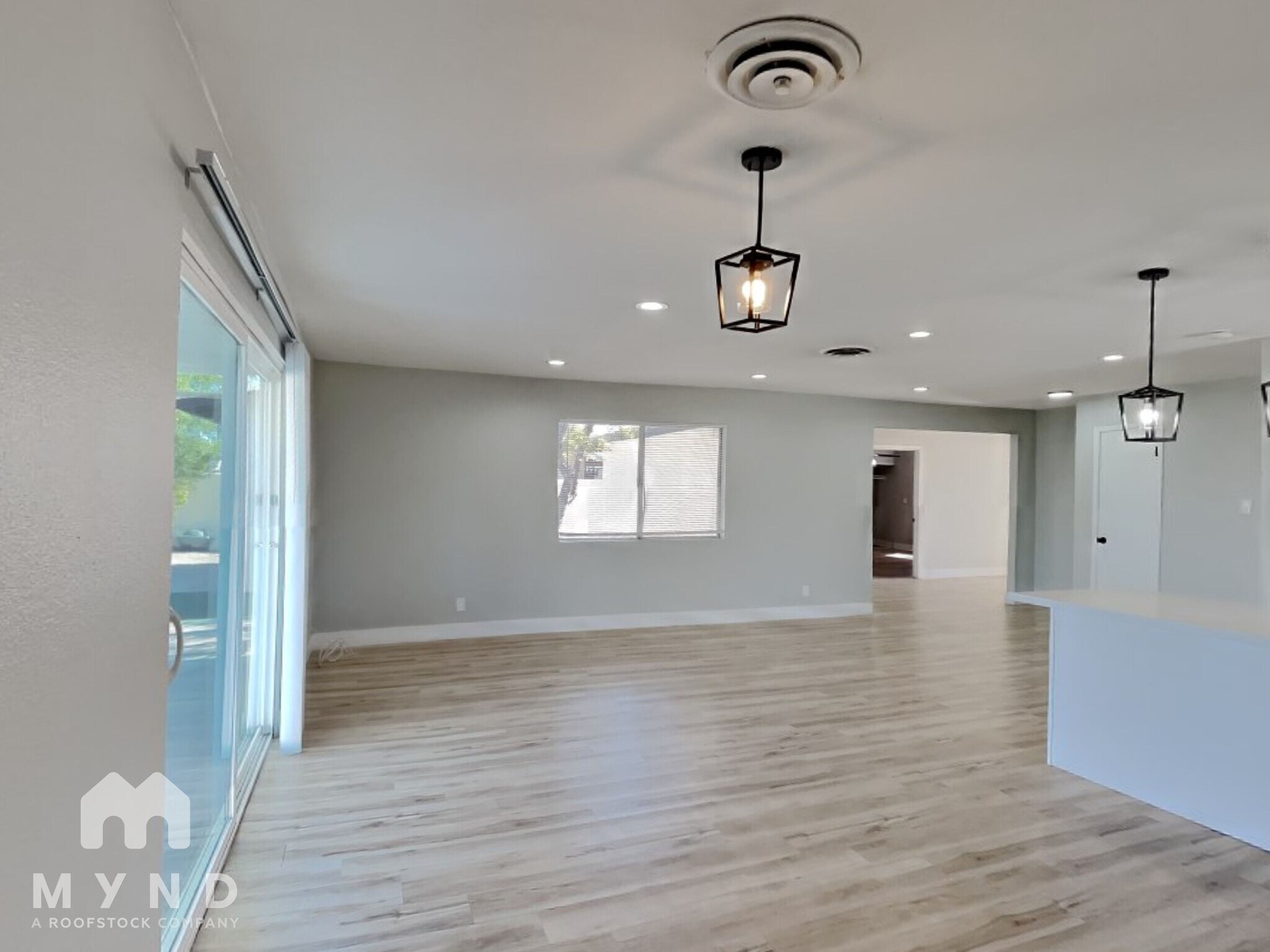 Building Photo - 3112 E Vegas Valley Dr