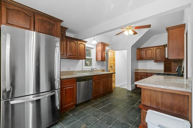 Building Photo - 1826 Franklin Ave SE