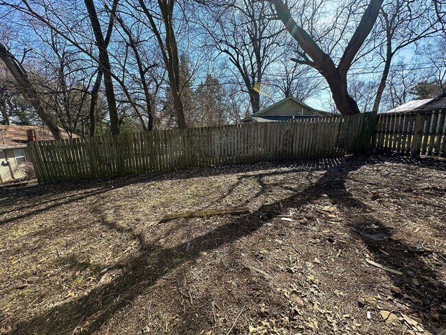Building Photo - 127 Hickory Nut Ln