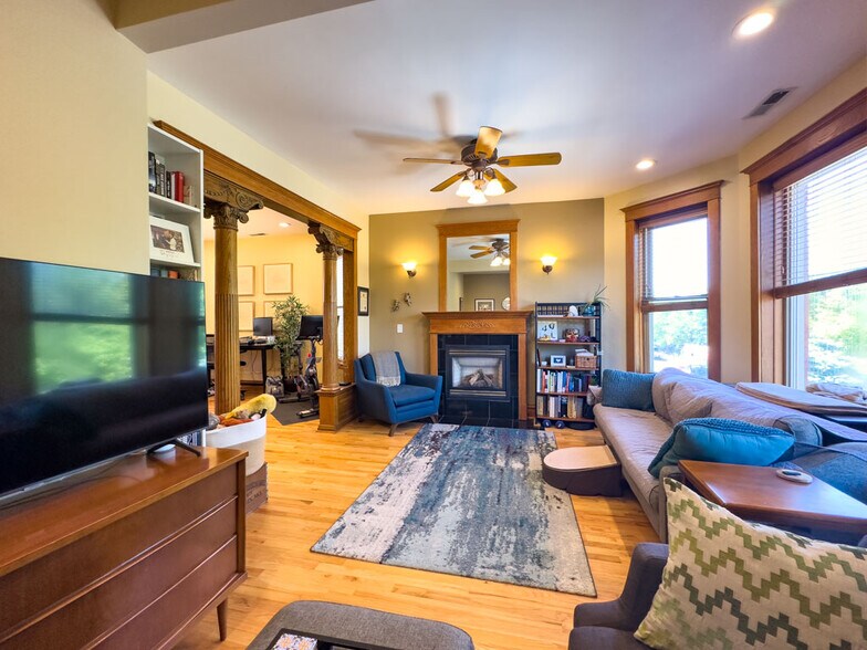 Building Photo - 2711 N Kimball Ave