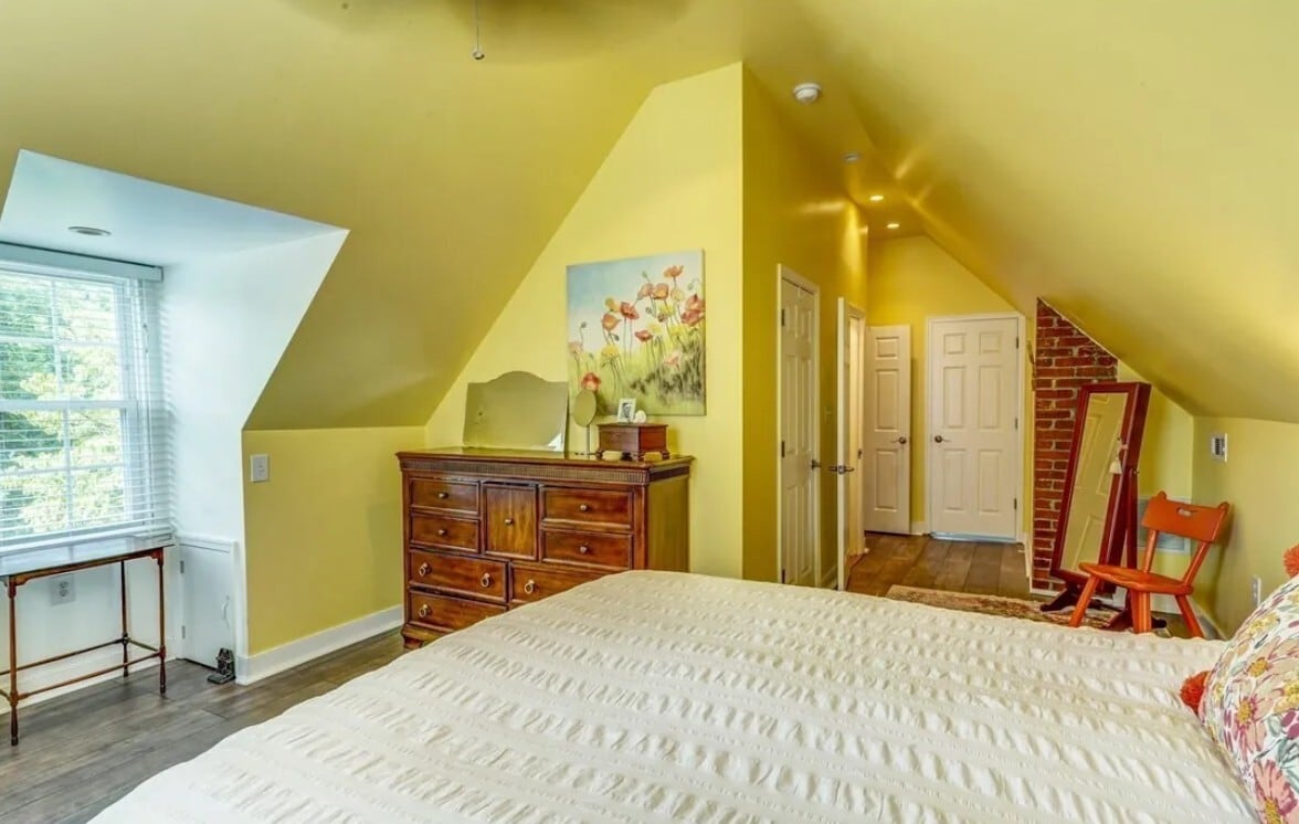 Building Photo - 3500 Rosewood Ave