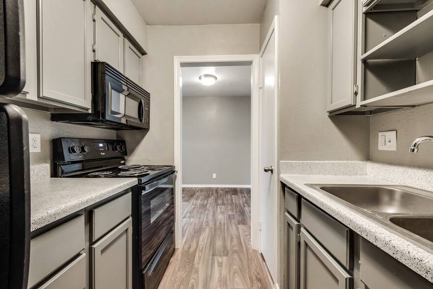 Mill House 4307 Woodhollow Dr Dallas TX 75237 Apartment Finder