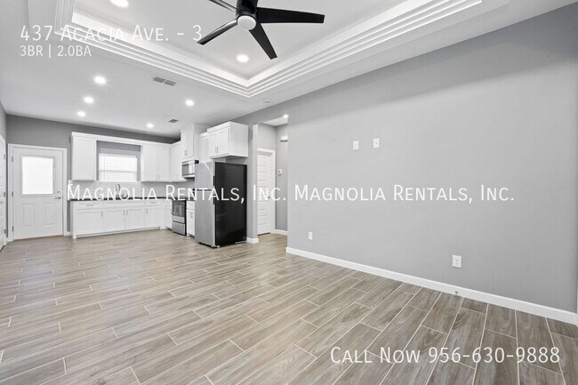 Building Photo - 437 E Acacia Ave