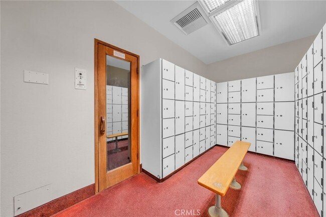Building Photo - 2559 Plaza del Amo
