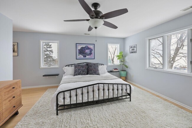 Building Photo - 16 Cedar Trail