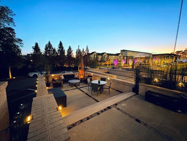 Building Photo - Upscale Palmyra Terrace Townhome! Fully Fu...