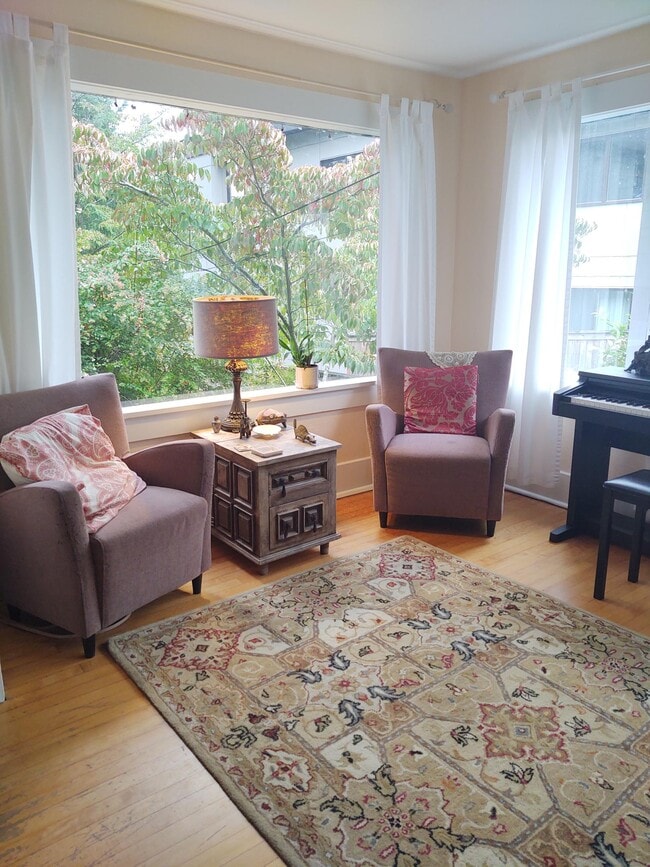 Building Photo - 9727 Lake Shore Blvd NE