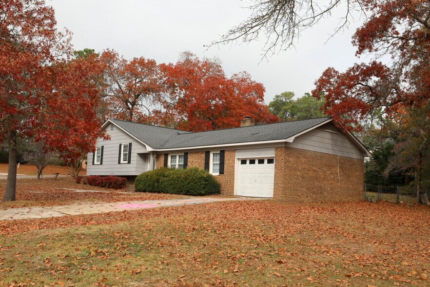 Building Photo - 1815 Paisley Ave