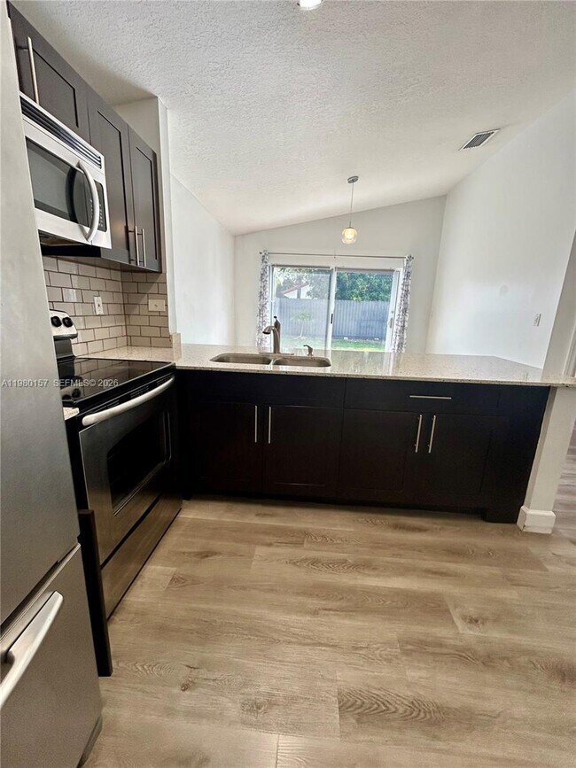 Building Photo - 17767 SW 144th Ave