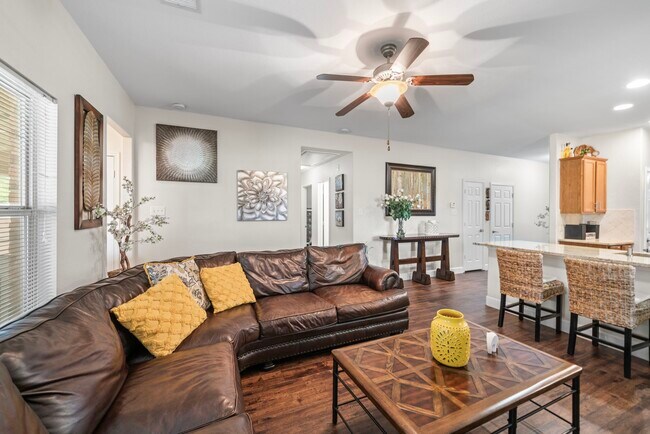 Building Photo - 25803 Orchard Knoll Ln