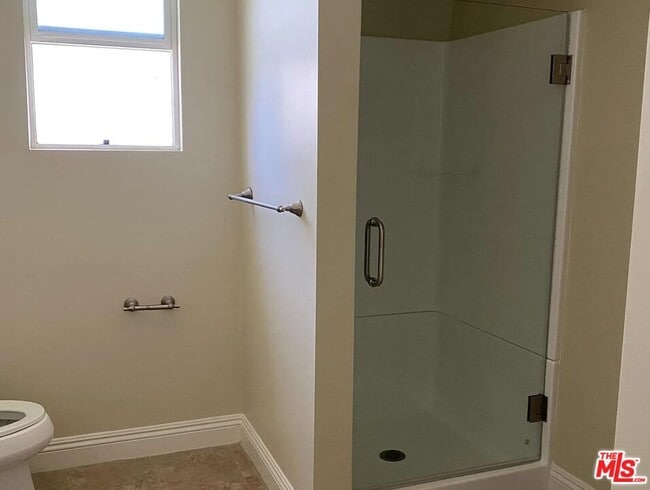 Building Photo - 567 S Wilton Pl