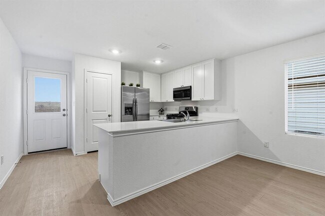 Building Photo - 511 Paris St