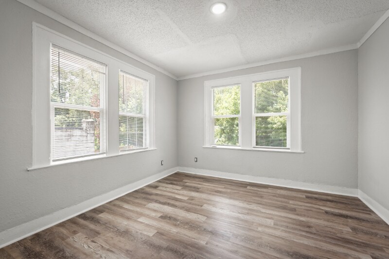 Building Photo - 3524 Boulevard St